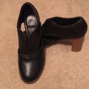 Black shoes with brown heels